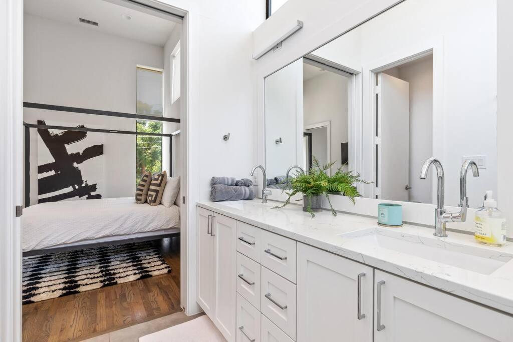 Beautiful Perfectly Located Luxury 2 Bed Townhome 댈러스 외부 사진